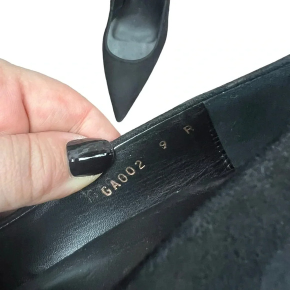 Good American Icon Suede Heels - Picture 7 of 11